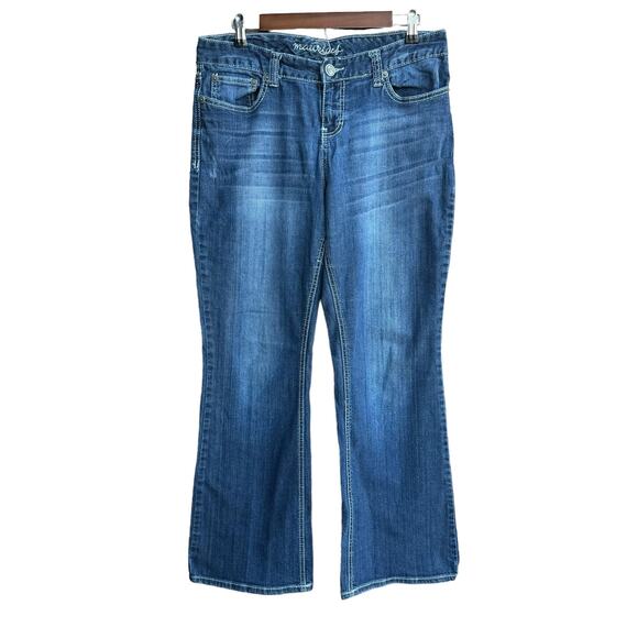 Maurices Women's Blue Denim Medium Wash Mid Rise Bootcut Curvy Jeans 9/10 Reg - Picture 1 of 10